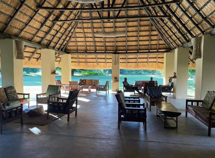 Marula Lodge Mfuwe Exterior foto